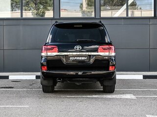 2015 Toyota Land Cruiser 200 Series Рестайлинг 2, чёрный, 4899000 рублей, вид 4