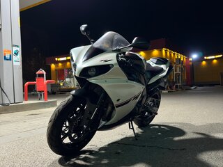 2014 Yamaha YZF-R1, белый, 1100000 рублей, вид 2