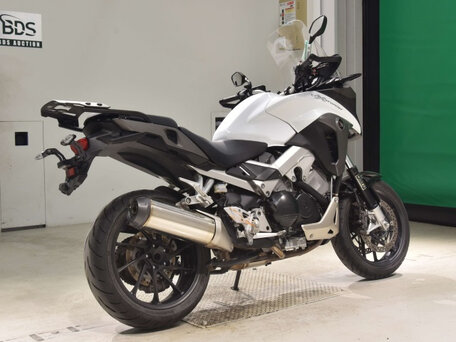 2015 Honda VFR 800X (Crossrunner), белый, 760000 рублей, вид 4