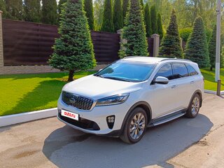 2017 Kia Sorento III Prime Рестайлинг, белый, 2700000 рублей, вид 1