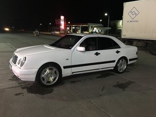 1996 Mercedes-Benz E-Класс 280 II (W210, S210), белый, 700000 рублей, вид 2