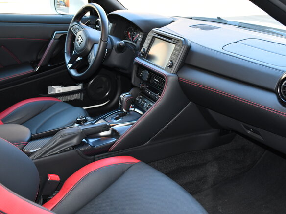 2017 Nissan GT-R, белый - вид 7