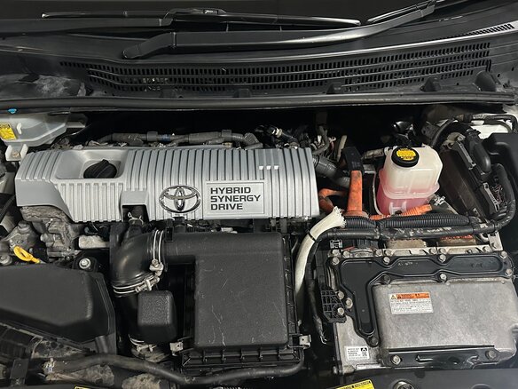 2012 Toyota Prius III Рестайлинг (XW30), белый, 1320000 рублей - вид 11