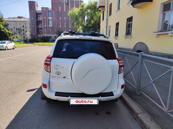 2010 Toyota RAV4 III (XA30) Рестайлинг, белый, 1460000 рублей - вид 1