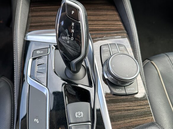 2017 BMW 5 серии 520d VII (G30/G31/G38), чёрный, 2667405 рублей - вид 17