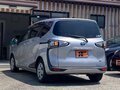 2019 Toyota Sienta II Рестайлинг, серебристый, 1140000 рублей - вид 5