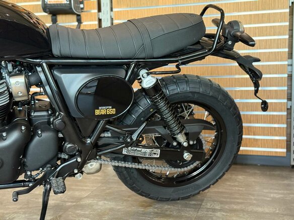 2026 Royal Enfield Bear 650, чёрный, 737000 рублей - вид 11