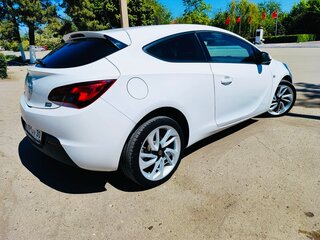 2014 Opel Astra GTC J Рестайлинг, белый, 1050000 рублей, вид 3