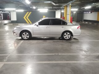 2009 Kia Magentis II Рестайлинг, серебристый, 700000 рублей, вид 5
