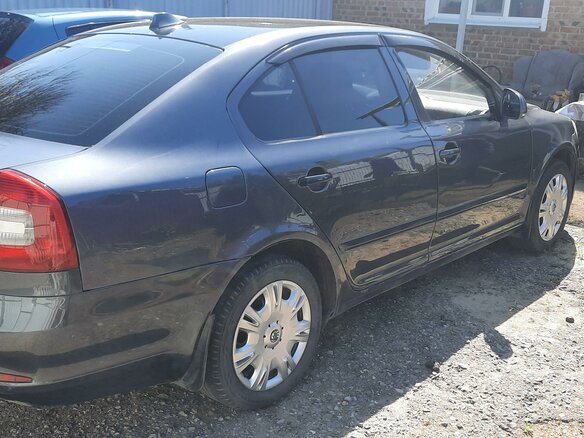 2011 Skoda Octavia II (A5) Рестайлинг, серый, 655000 рублей - вид 3