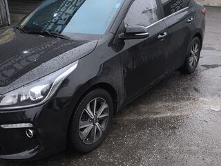 2018 Kia Rio IV, чёрный, 1250000 рублей, вид 3