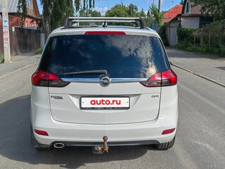 2013 Opel Zafira C, белый, 1900000 рублей, вид 4