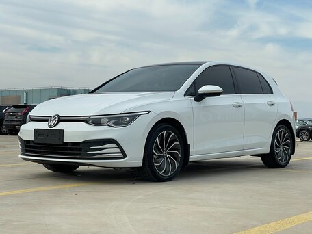 2022 Volkswagen Golf VIII, белый, 2327000 рублей, вид 1