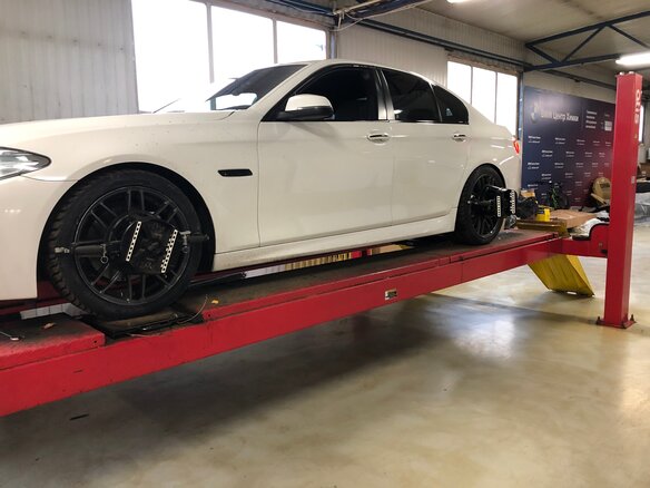 2013 BMW 5 серии 530d xDrive VI (F10/F11/F07) Рестайлинг, белый - вид 12