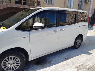 2015 Toyota Esquire I, белый, 2100000 рублей, вид 2