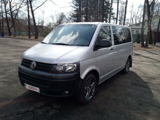 2013 Volkswagen Caravelle T5 Рестайлинг, серебристый, 2210000 рублей, вид 1