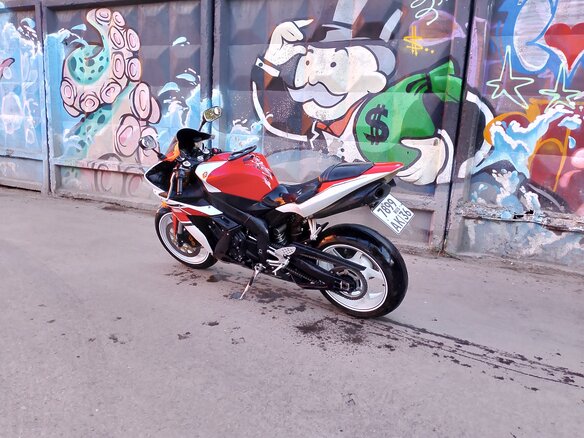 2006 Yamaha YZF-R1, красный, 650000 рублей