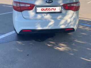 2014 Kia Rio III, белый, 890000 рублей, вид 3