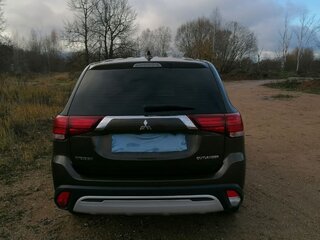 2018 Mitsubishi Outlander III Рестайлинг 3, коричневый, 2230000 рублей, вид 4