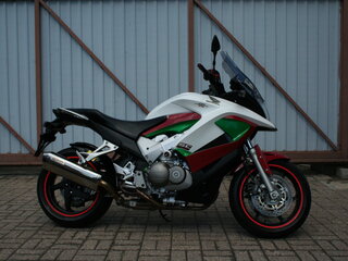 2011 Honda VFR 800X (Crossrunner), белый, 659999 рублей, вид 5