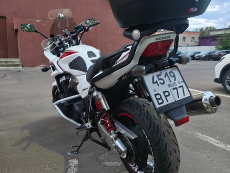 2010 Honda CB 1300, белый, 600000 рублей, вид 3