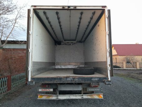 2009 Volvo FL, красный, 2800000 рублей, вид 5