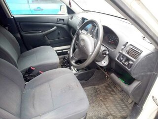 2002 Toyota Probox I, белый, 330000 рублей, вид 5