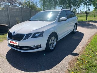 2018 Skoda Octavia III (A7) Рестайлинг, белый, 1990000 рублей, вид 3