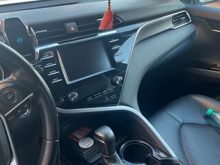 2019 Toyota Camry VIII (XV70), белый, 2890000 рублей, вид 2