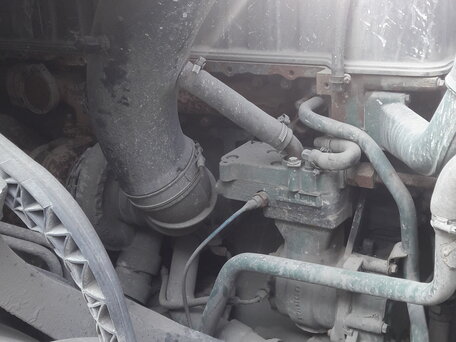 2004 Volvo VNL, зелёный, 990000 рублей, вид 4
