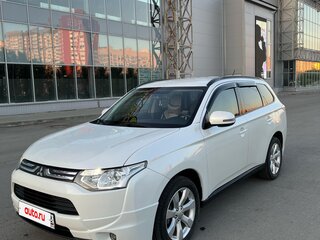 2013 Mitsubishi Outlander III, белый, 1850000 рублей, вид 1