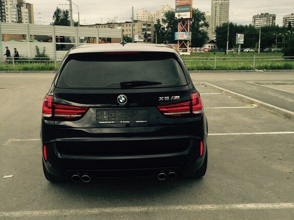 2015 BMW X5 M II (F85), чёрный - вид 2