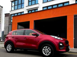 2020 Kia Sportage IV Рестайлинг, красный, 2165100 рублей, вид 4