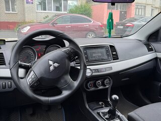 2008 Mitsubishi Lancer X, бежевый, 615000 рублей, вид 3