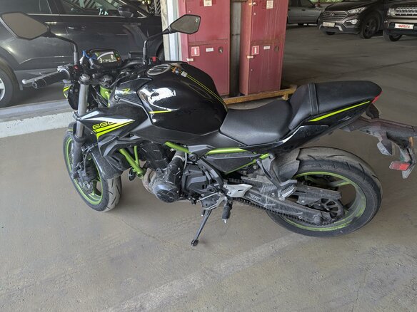 2021 Kawasaki Z 650, чёрный, 735000 рублей - вид 5