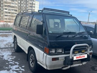 1989 Mitsubishi Delica III, серебристый, 900000 рублей, вид 1