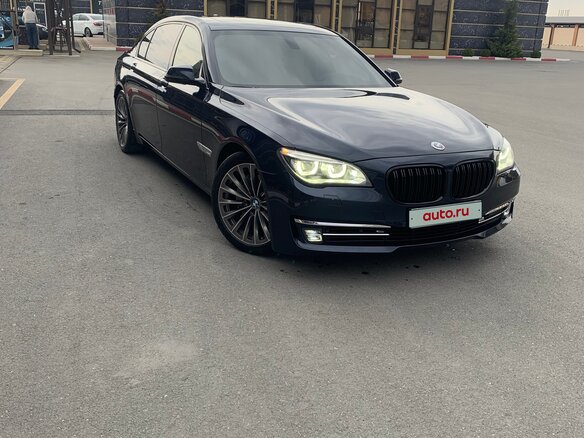 2013 BMW 7 серии Long 740Li xDrive V (F01/F02/F04) Рестайлинг, синий, 1850000 рублей - вид 1