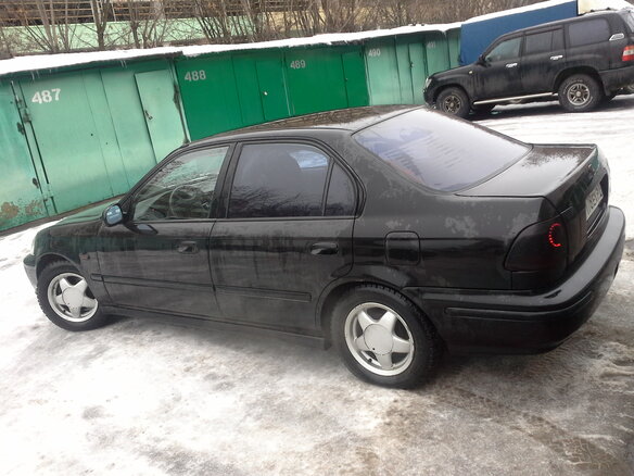 1998 Honda Civic VI, чёрный - вид 1