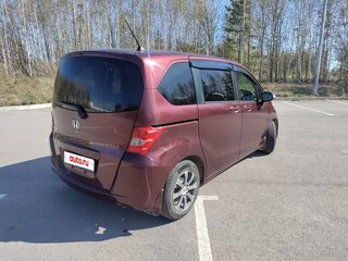 2008 Honda Freed I, красный, 950000 рублей, вид 4