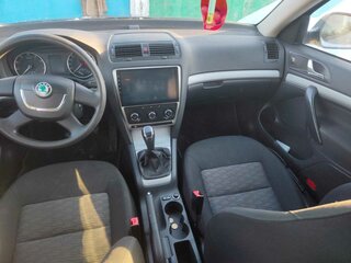 2012 Skoda Octavia II (A5) Рестайлинг, серый, 1100000 рублей, вид 5