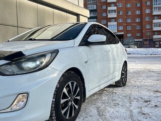 2011 Hyundai Solaris I, белый, 600000 рублей, вид 3