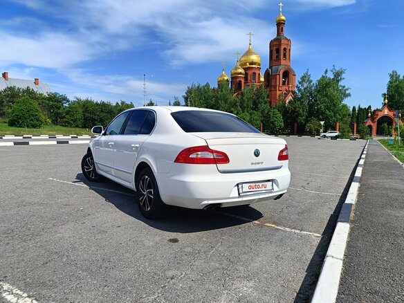 2011 Skoda Superb II, белый, 1500000 рублей - вид 4