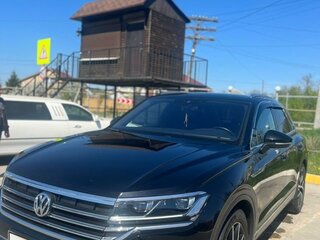 2020 Volkswagen Touareg III, чёрный, 6500000 рублей, вид 1