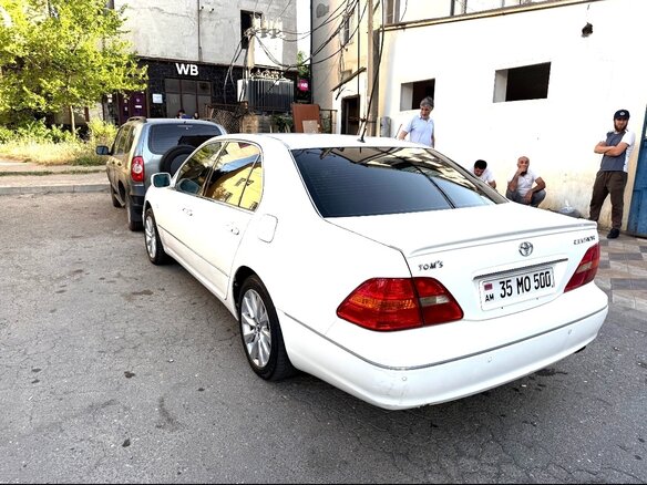 2001 Toyota Celsior III (F30), белый, 500000 рублей - вид 14