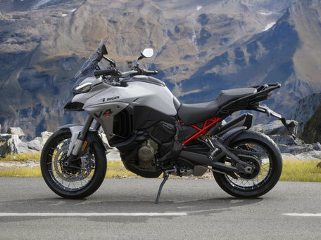 2026 Ducati Multistrada V4, серый, 3090000 рублей, вид 4