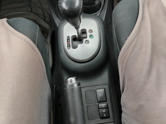 2008 Toyota Yaris Multimode II, серый, 610000 рублей - вид 12