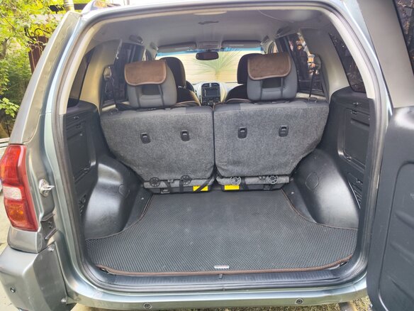 2004 Toyota RAV4 II (XA20) Рестайлинг, зелёный - вид 22
