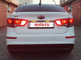 2017 Kia Rio III Рестайлинг, белый, 1500000 рублей, вид 4