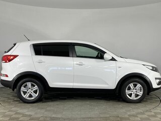 2015 Kia Sportage III Рестайлинг, белый, 1410000 рублей, вид 4