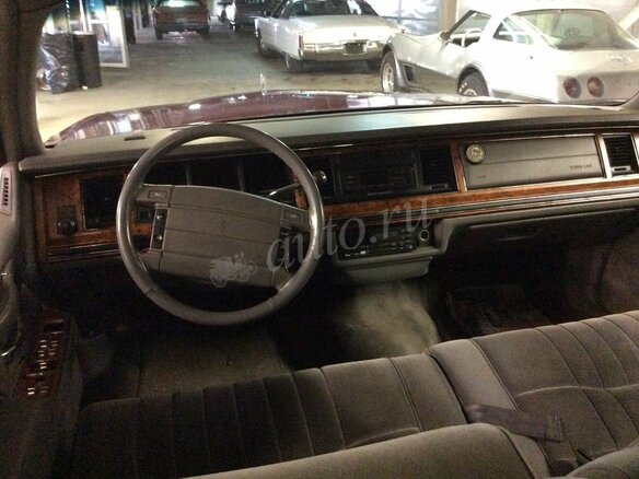 1993 Lincoln Town Car II, красный - вид 9